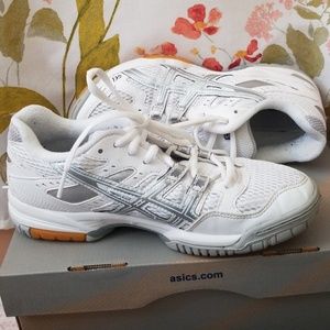 Asics sports shoes